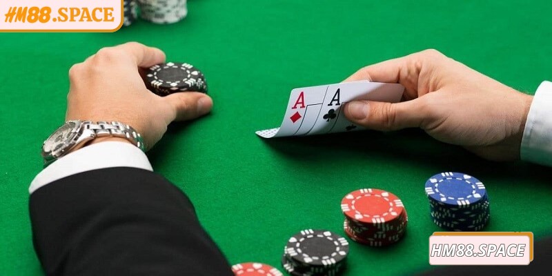 Người chơi sở hữu tổ hợp mạnh nhất sẽ giành chiến thắng